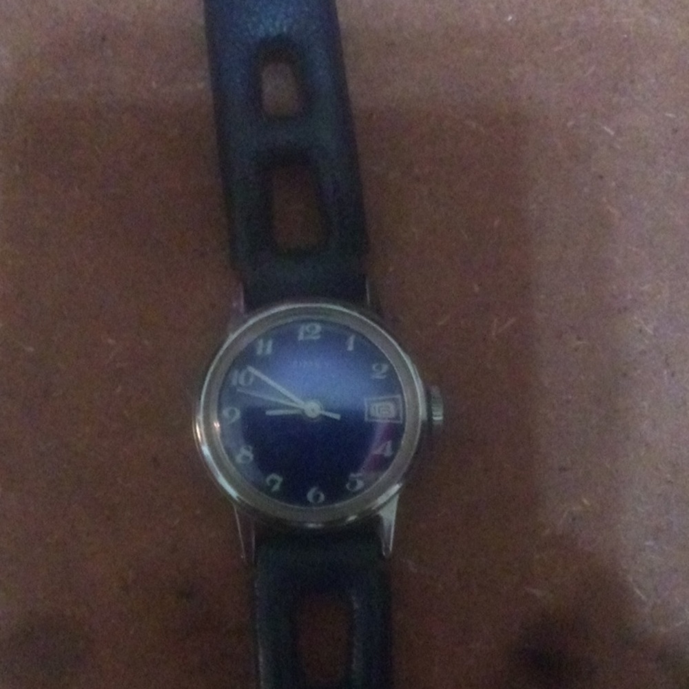 Watch - Picture 2 of 3